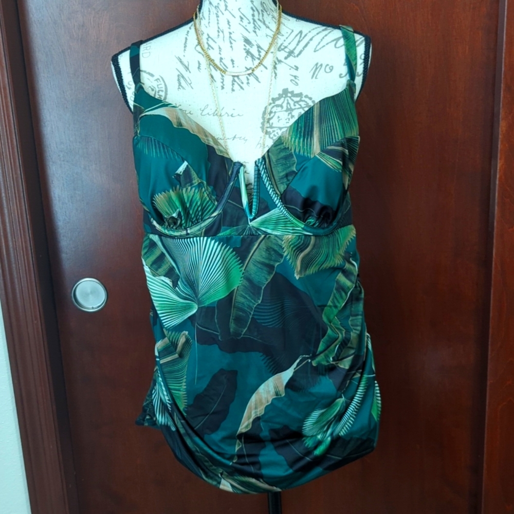 Lane Bryant Swim tankini top underwire size 40 DDD